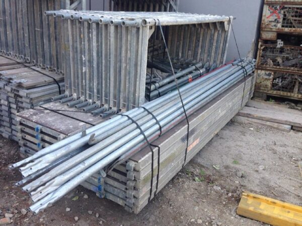 Échafaudage Layher Blitz Facadier – Lot 120 m²