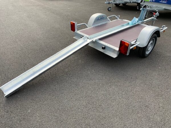Porte-moto LIDER 39401 – Plancher + Rail + Rampe + Bloque-roue – Image 3